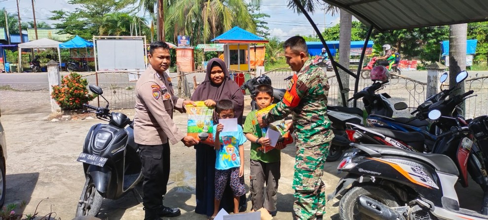 Sinergisitas TNI-Polri Di Wilkum Polsek Ujungbatu, Peduli Warga Binaan