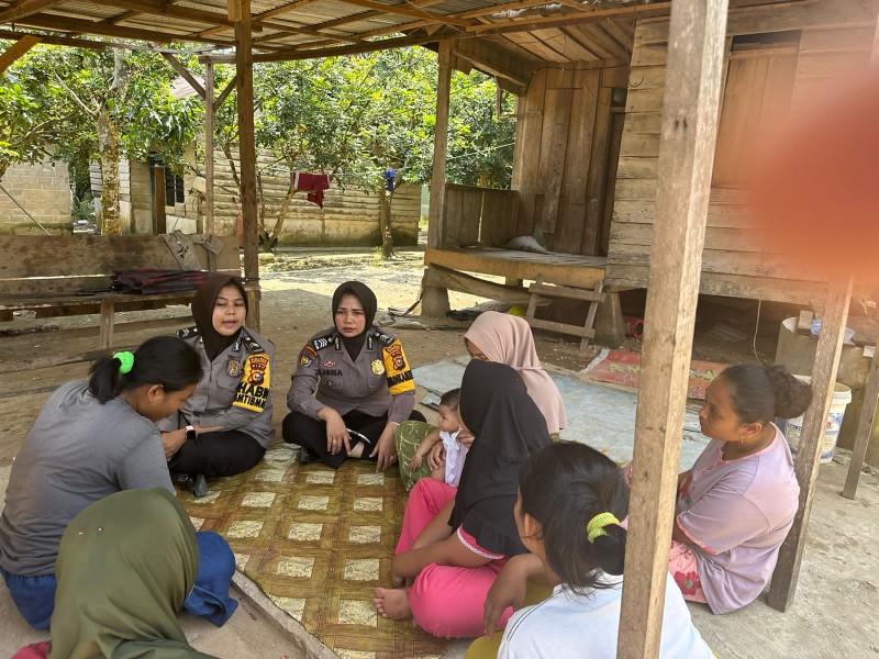 Polwan Polres Rohul Jum'at Curhat Di Lingkungan Kelurahan Pasir Pengaraian