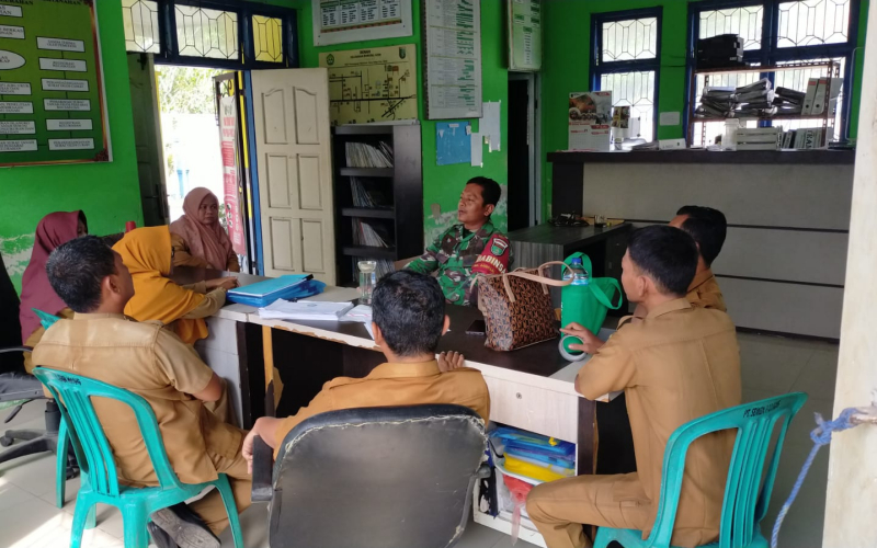 Babinsa Bangsal Aceh Gelar Komsos Bahas Rencana KMDMP dan Kondisi Jembatan di Wilayah