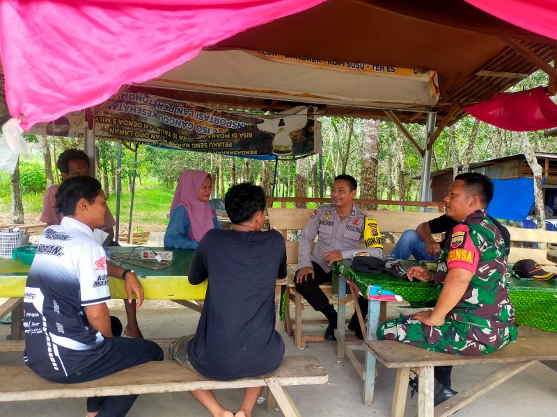 Kedekatan Polri TNI Dimasyarakat Sinergi Giat Sambang Dan Himbauan Di Desa Pasir Utama