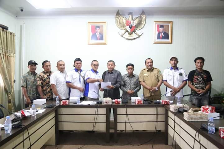 Hearing Masalah Kenakeran PT SJI Di Komisi III DPRD Rohul