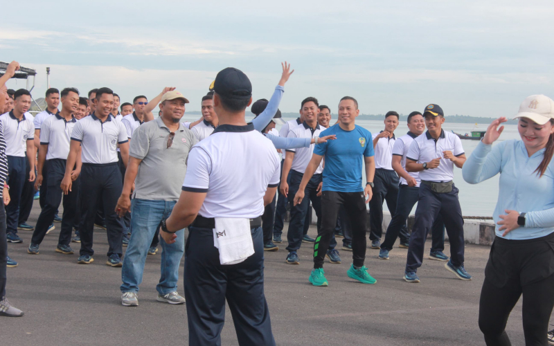 Peringati Hari Armada 2025, Dandim Dumai Bergabung dalam Olahraga Bersama di Dermaga AL