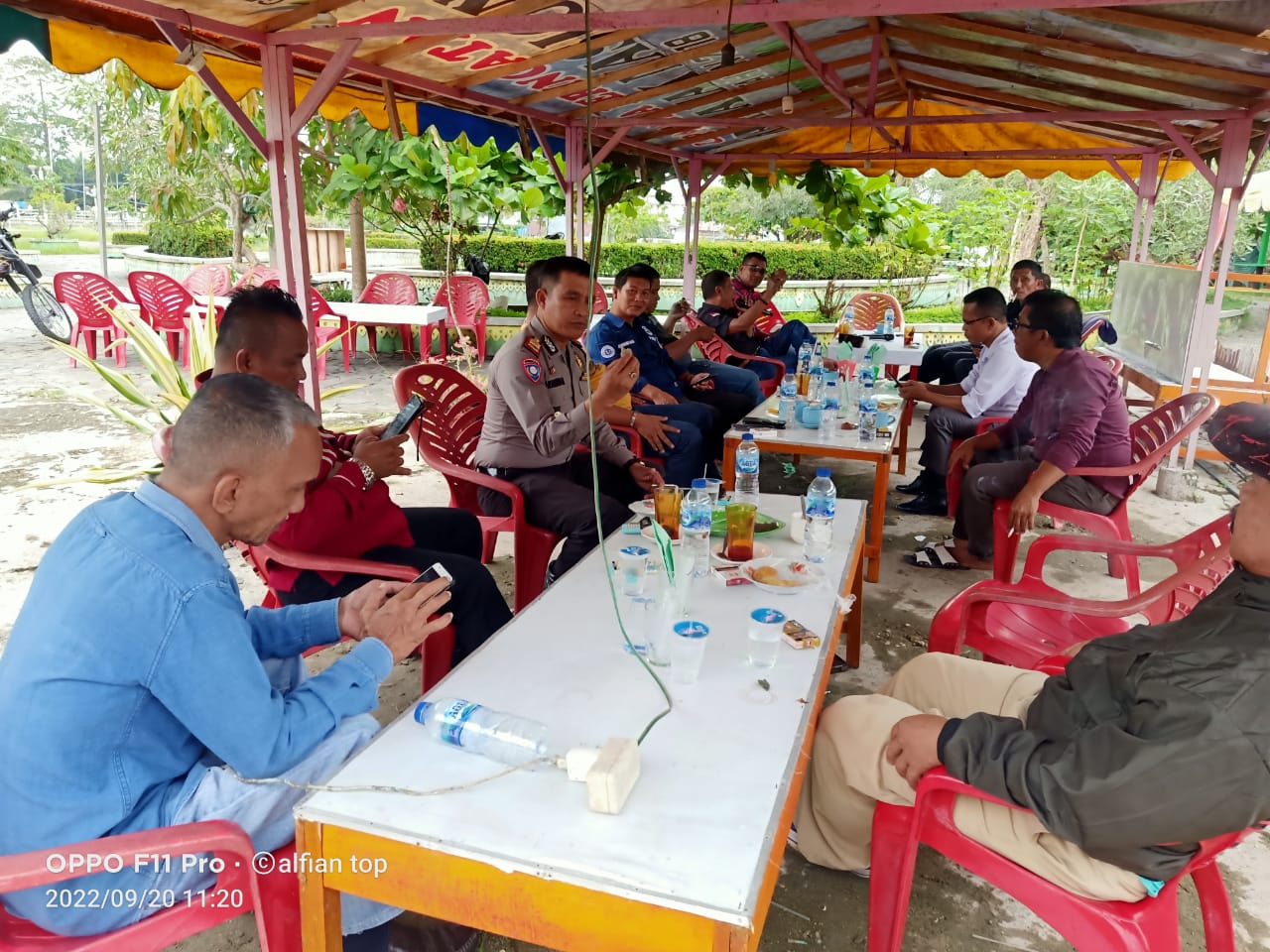 AKP Hermawan dan Aipda Mardiono Pasda  SH Hadiri Giat Karaoke Bersama Insan Pers