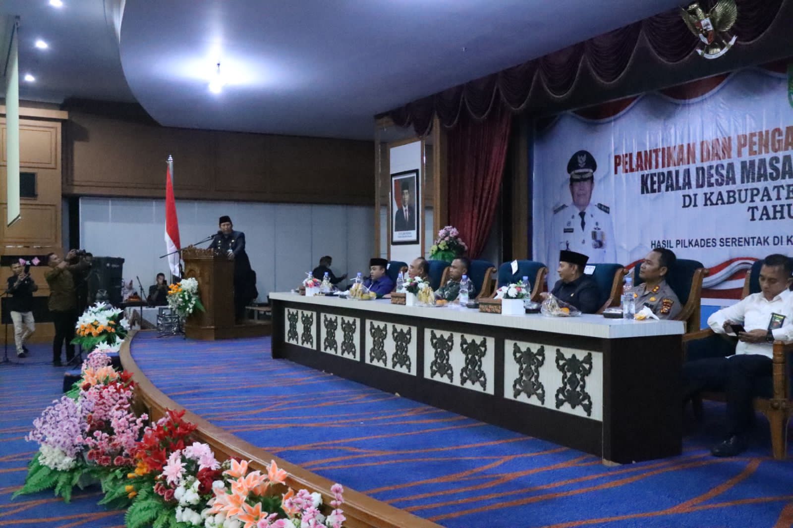 Dihadiri Kapolres Rohul, Bupati H Sukiman Lantik 58 Kades Hasil Pilkades Serentak 2022